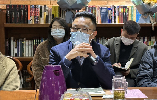 陳渝陽(yáng)董事長(zhǎng)與優(yōu)秀員工面對(duì)面交流